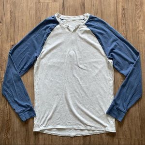 Gently used men’s Lululemon long sleeve shirt